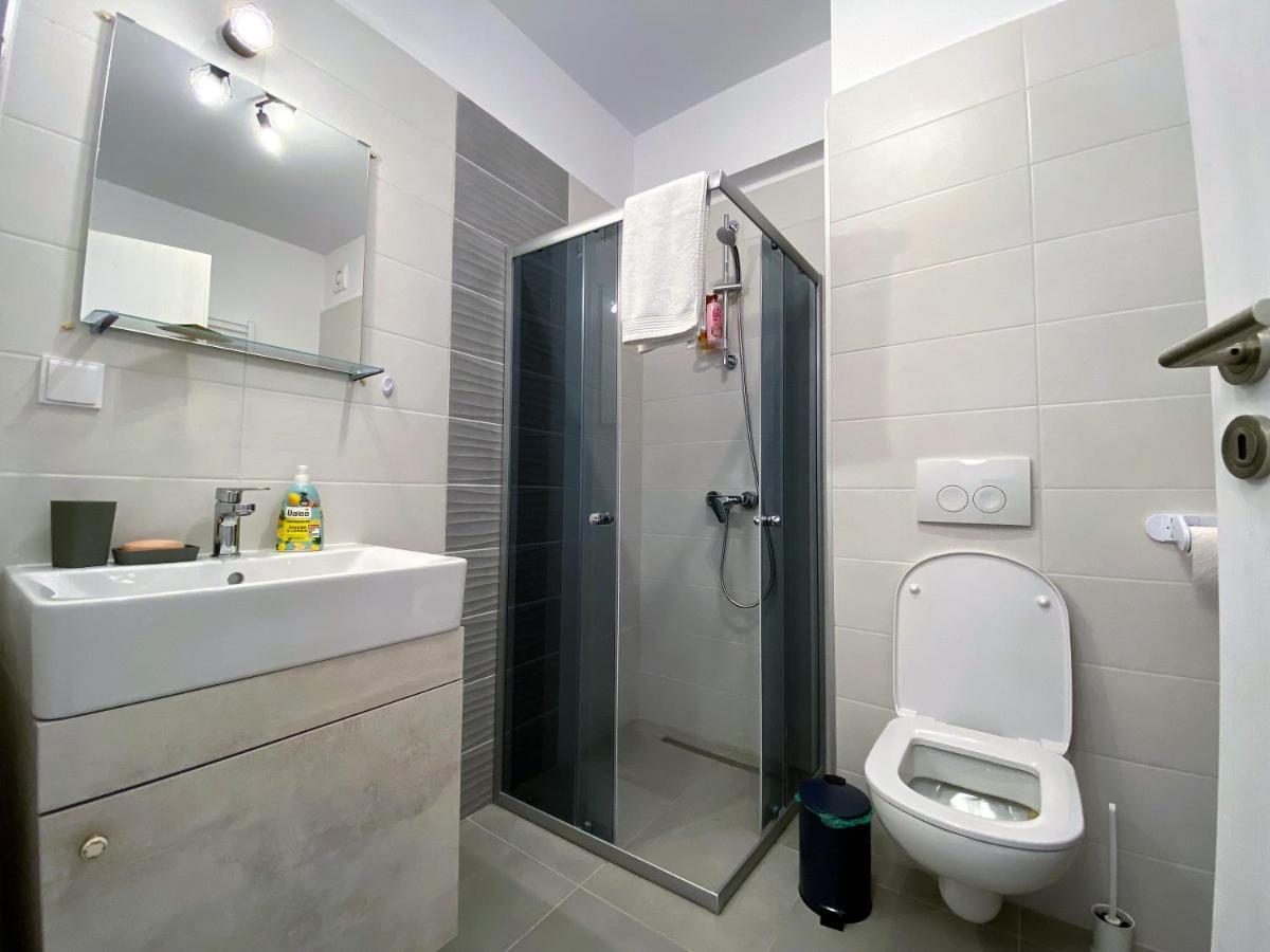 Plaza View Studio Бухарест Экстерьер фото