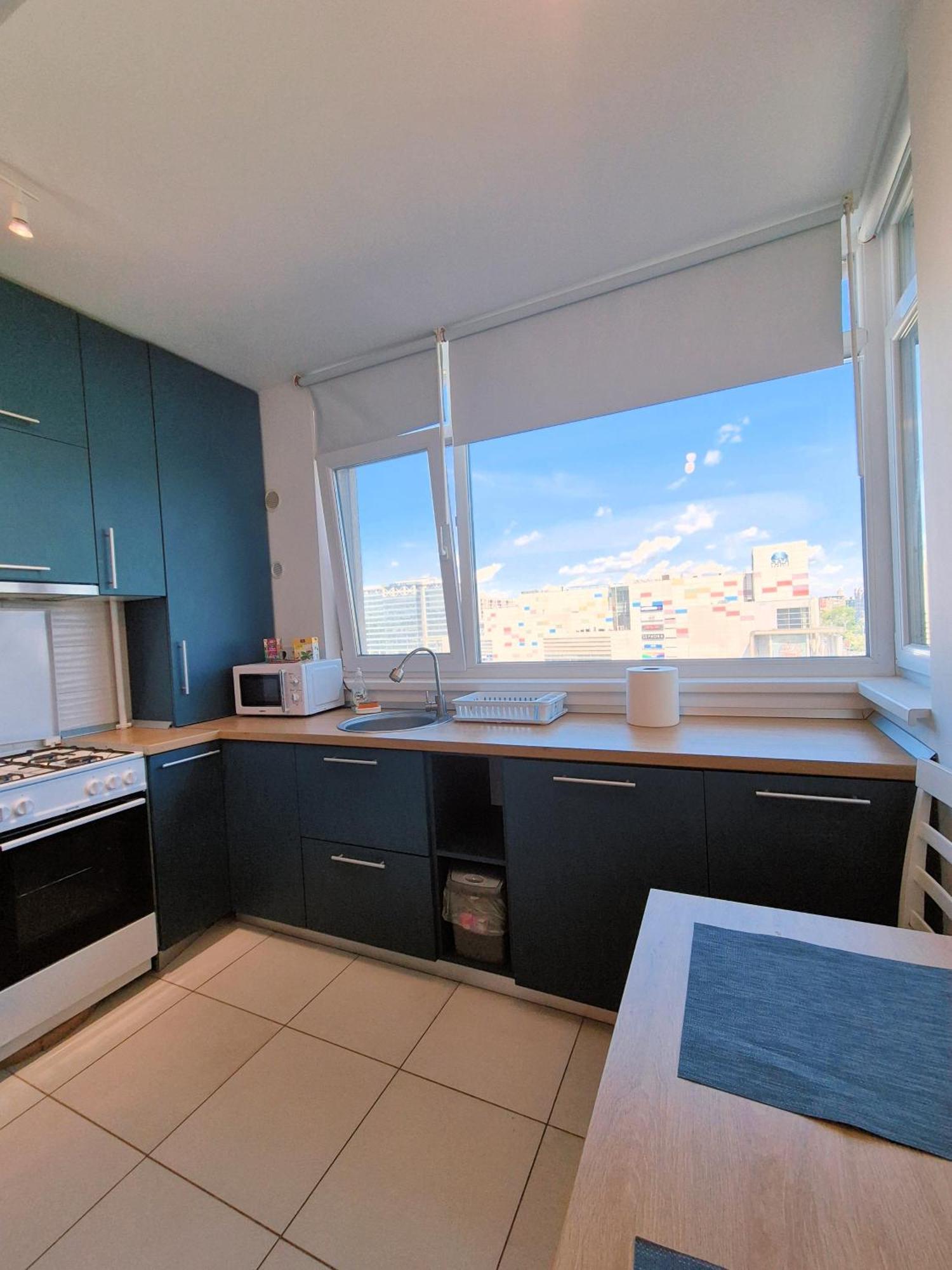 Plaza View Studio Бухарест Экстерьер фото